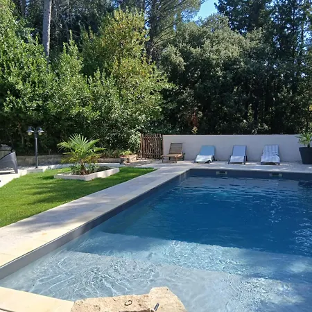 Les Camelias, Avec Piscine Apartmán Nîmes
