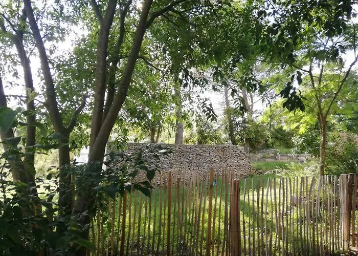 Au Calme Avec Jardin Apartment *