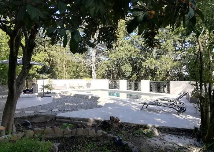 Au Calme Avec Jardin Apartment